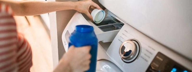 Pflege der technischen Kleidung